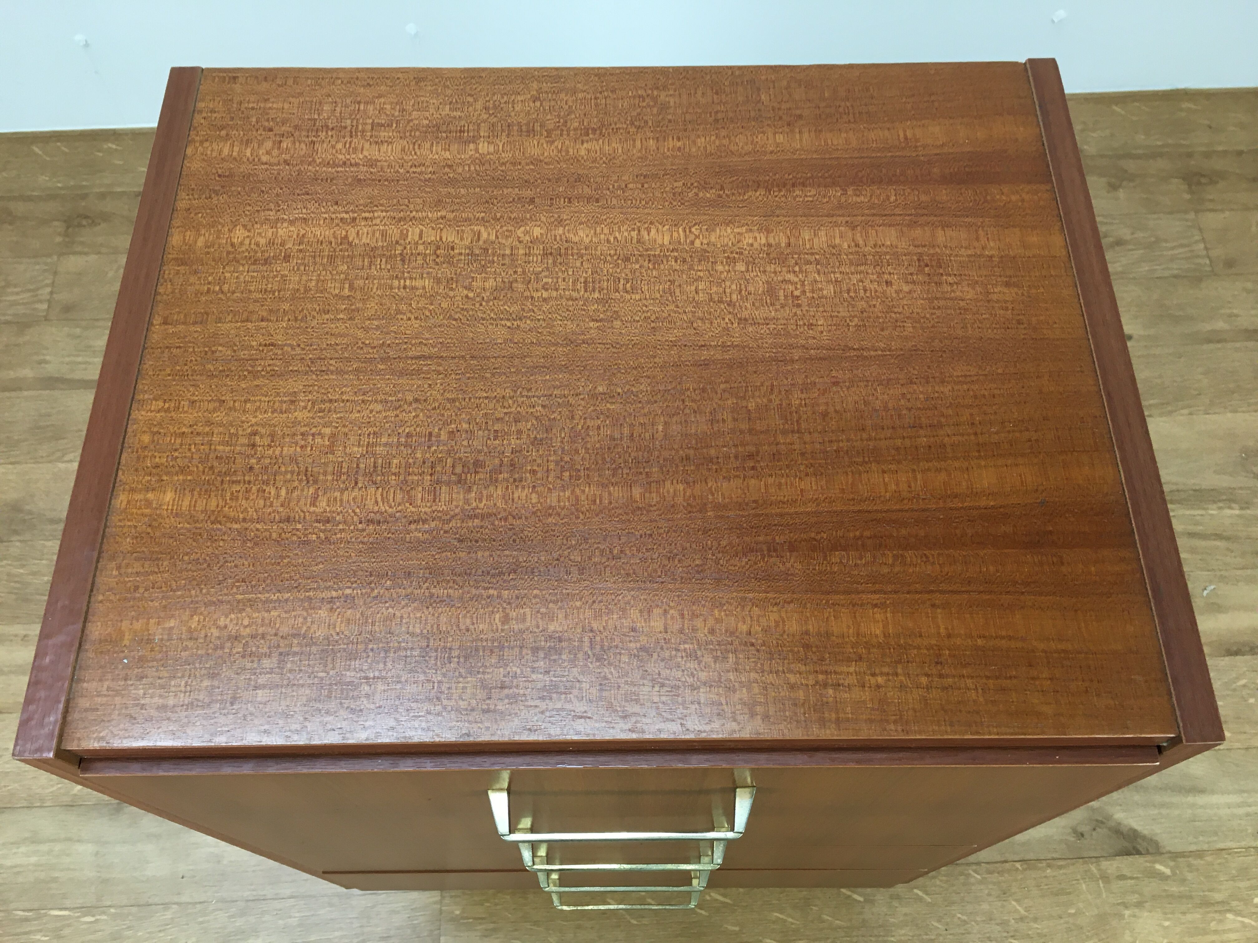 Scandinavian clothing dresser 4 drawers