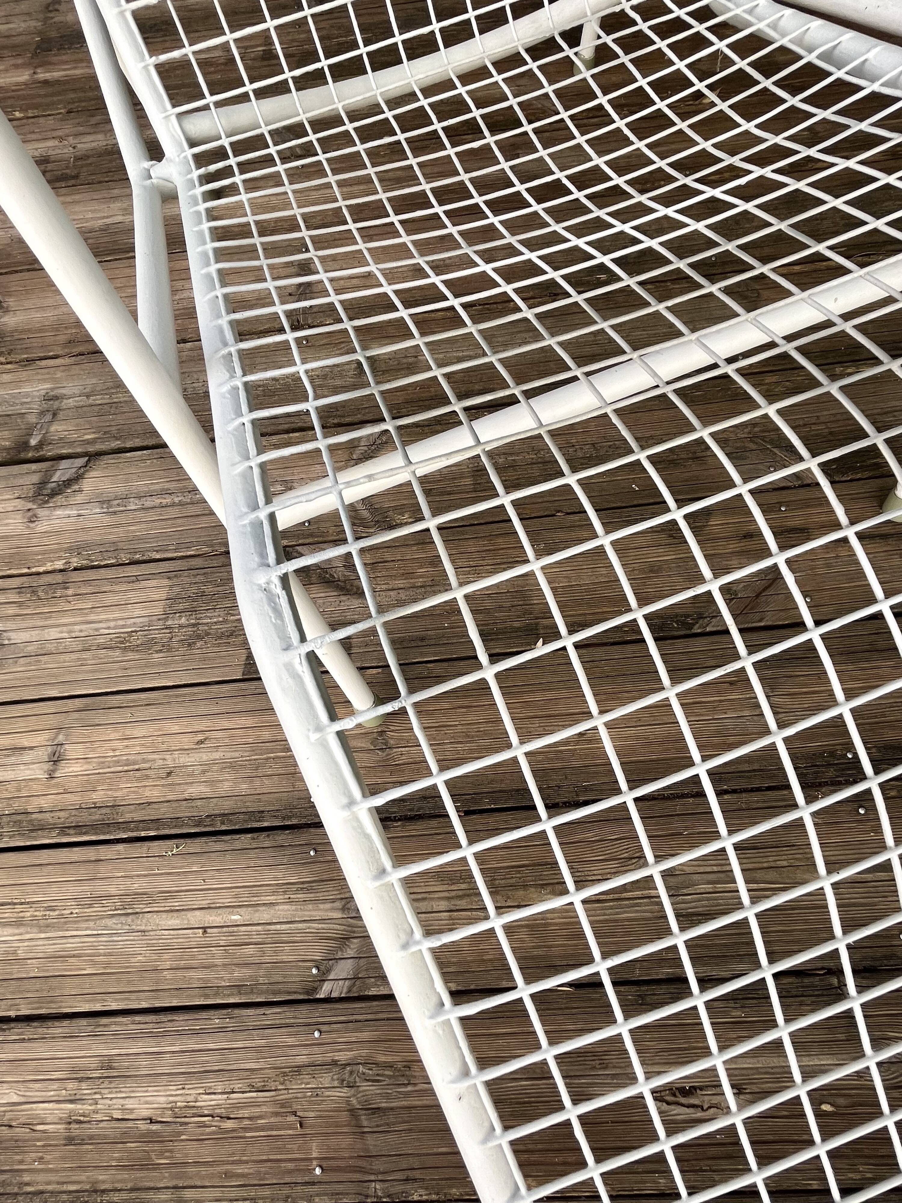 Vintage wired metal chaise longue