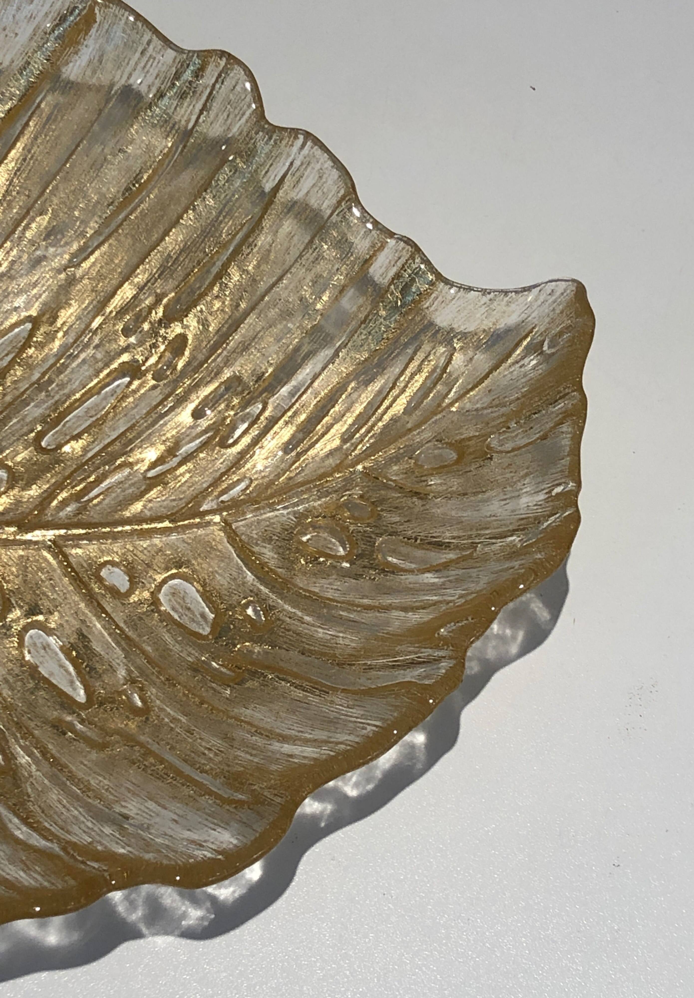 Leaf-shaped ashtray in Murano crystal