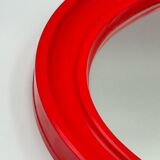 Miroir ovale en bakélite rouge de Carrara & Matta, Italie, années 1970