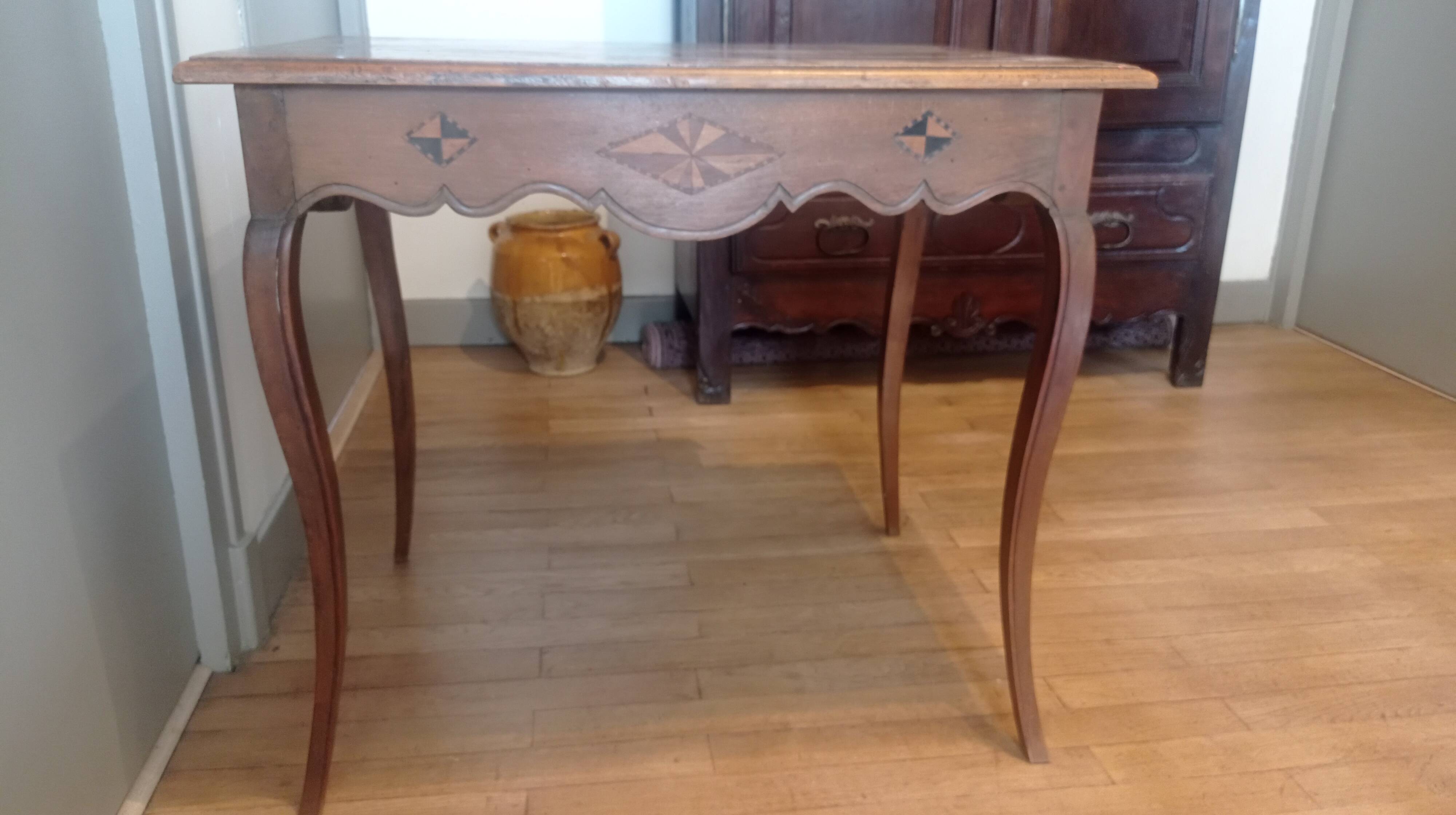 Walnut and marquetry table, 19th century.