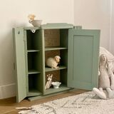 Doll's wardrobe