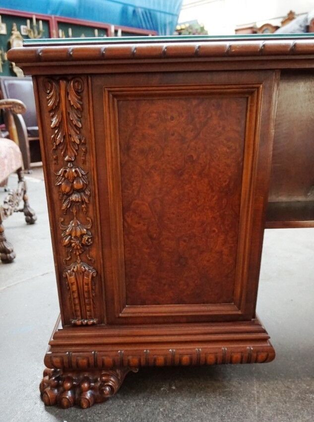 Neo-renaissance style office