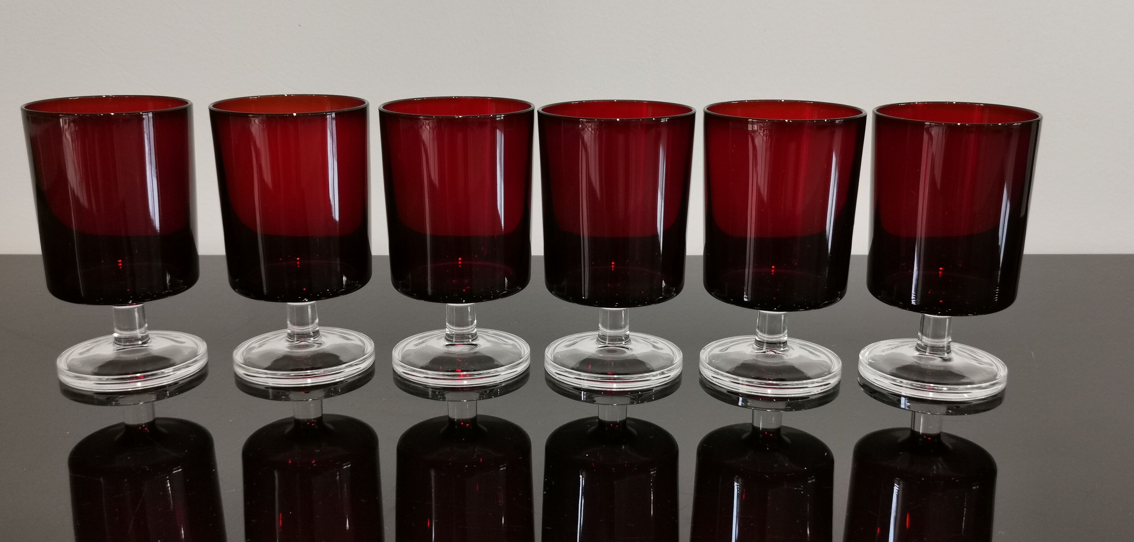6 glasses of wine/water on foot ruby red color, Cavalier Luminarc France, vintage 70s