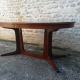 Scandinavian table