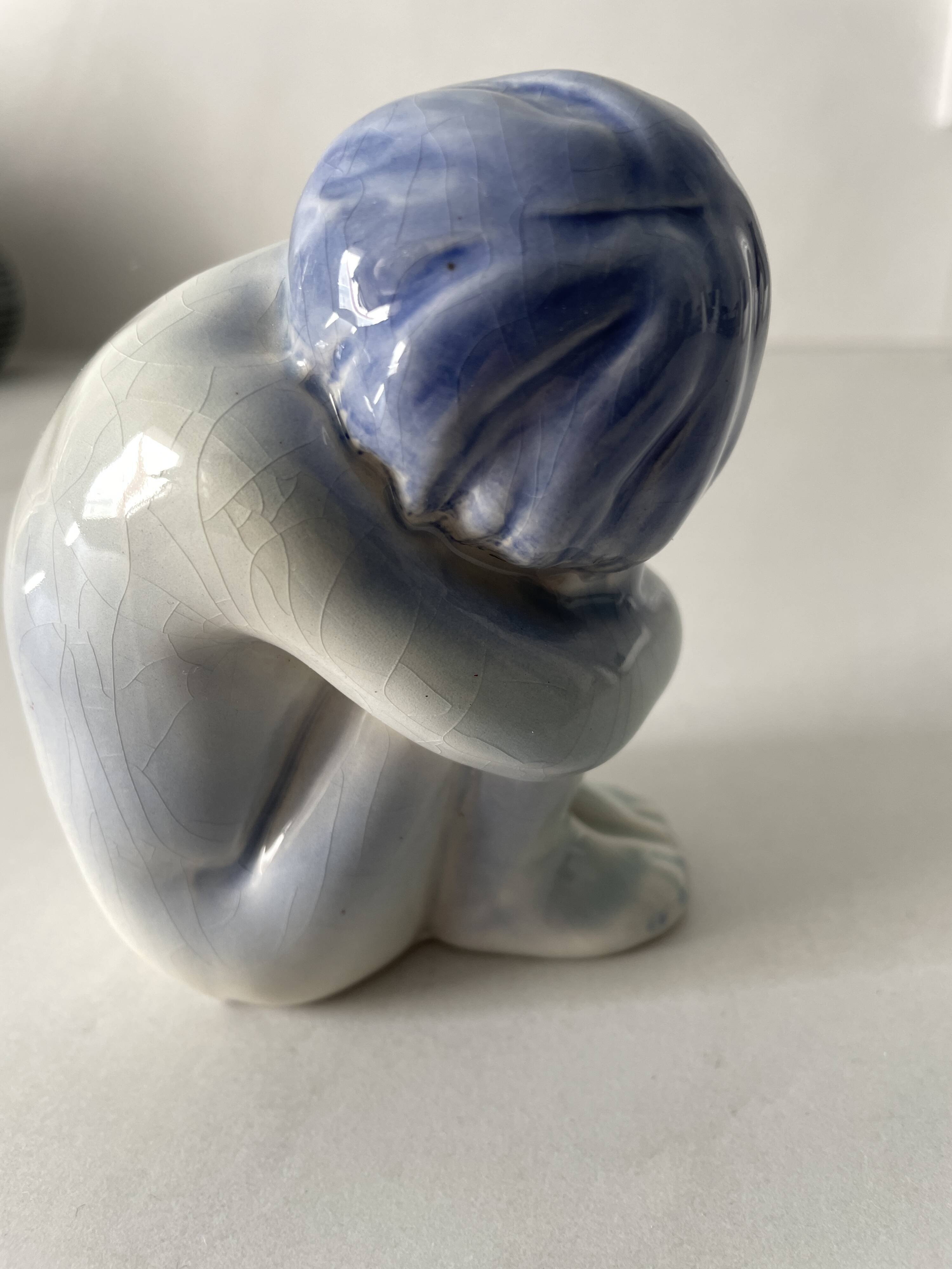 Rare statuette fillette delft signée et numérotée