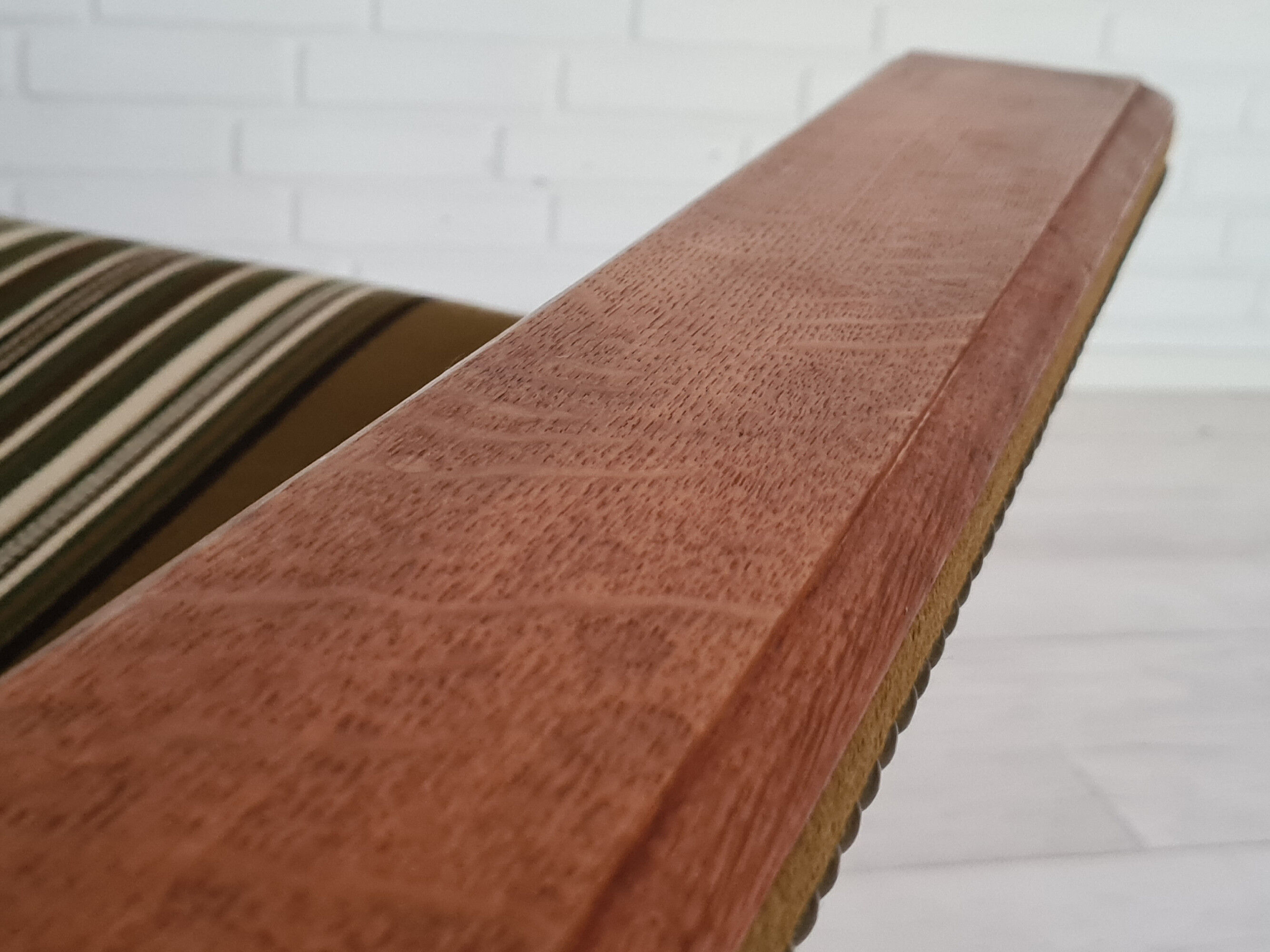 Ensemble de fauteuils bois de chêne laine état d’origine années 1970