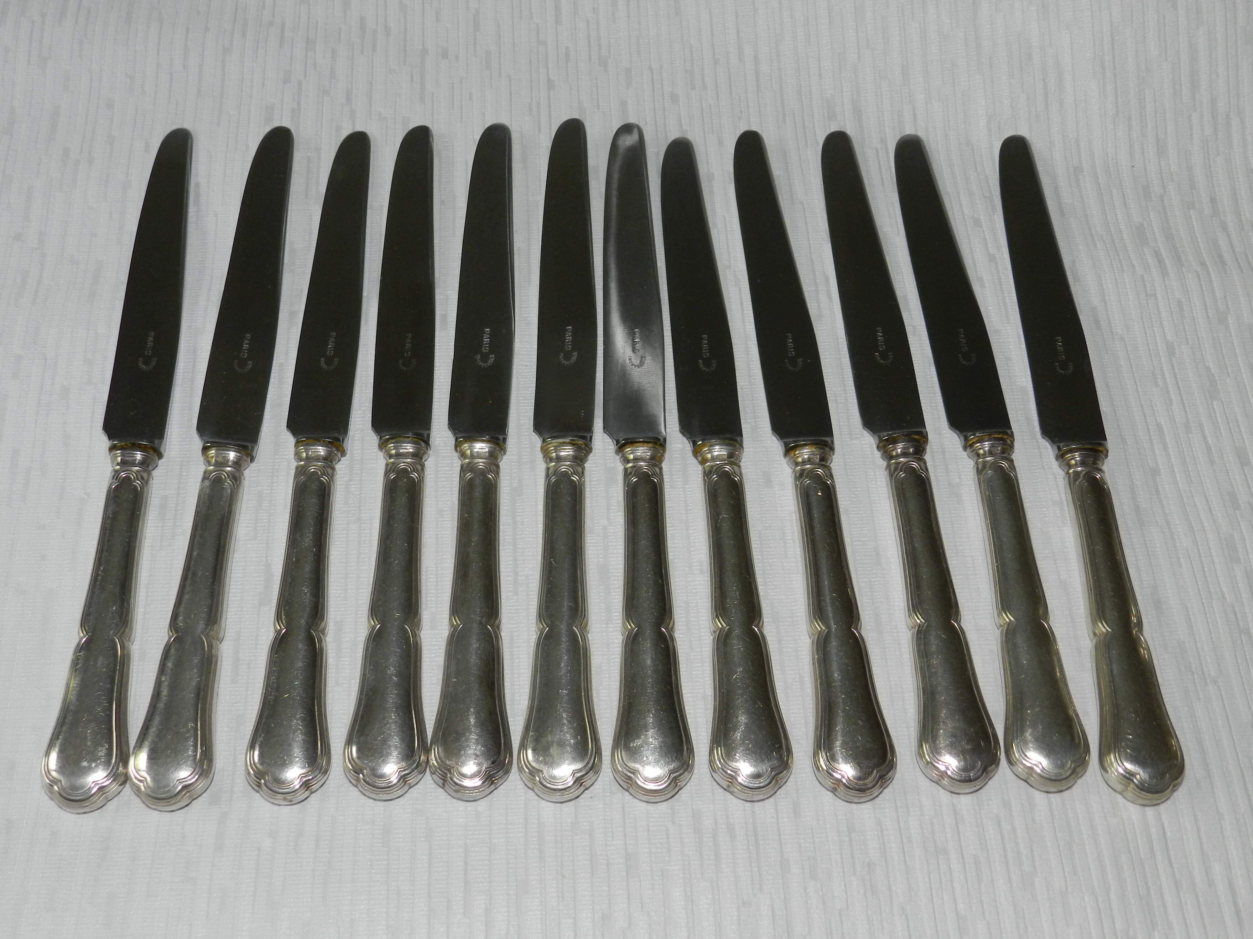 Set of 12 silver-plated metal knives