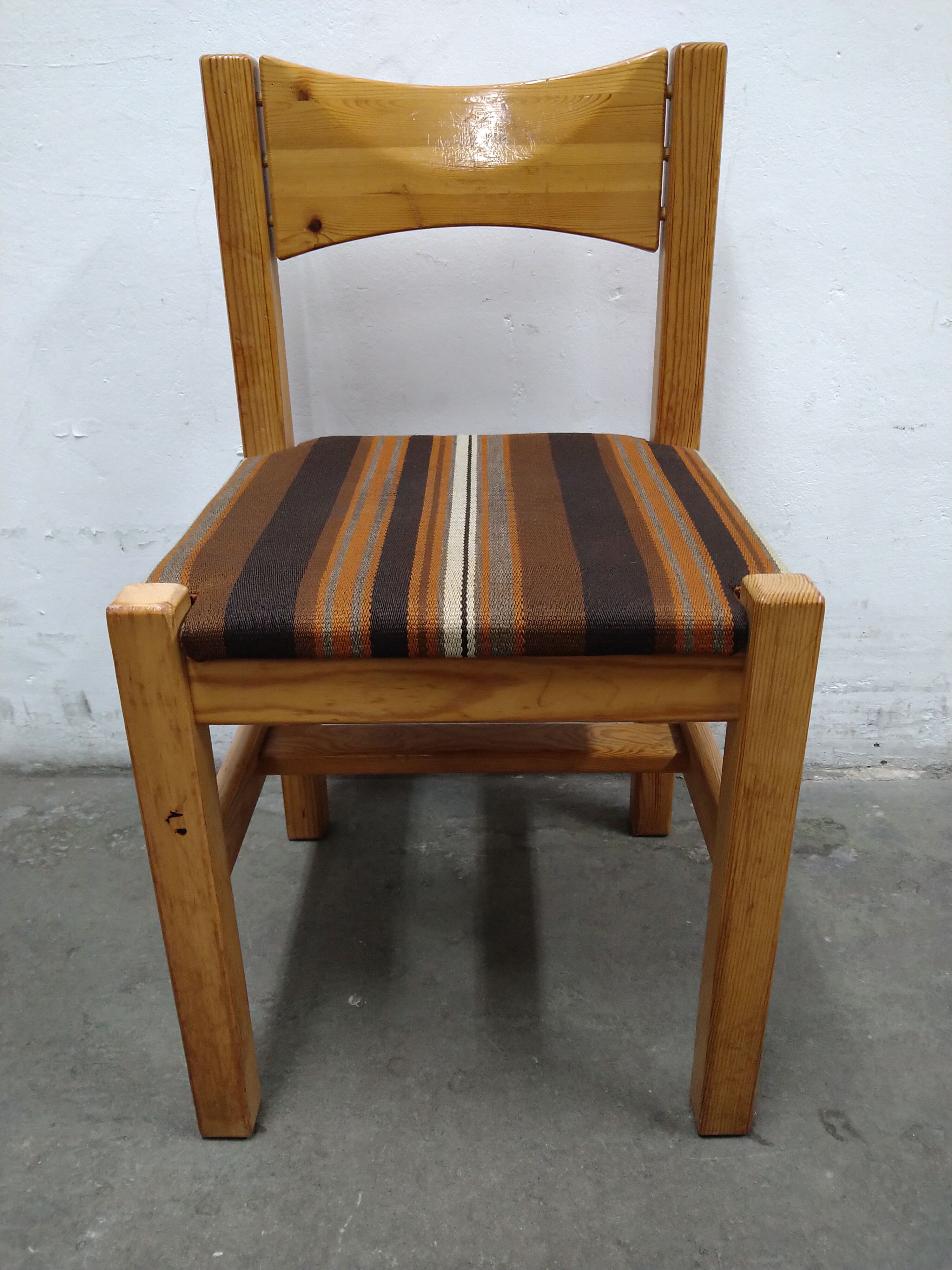 5 chaises hongisto conçues par ilmari tapiovaara en 1963