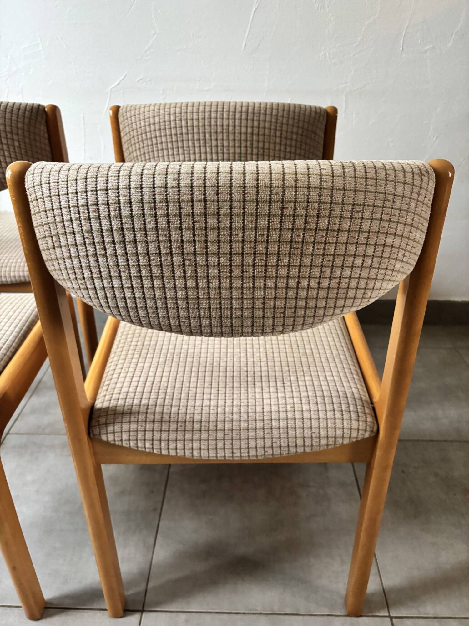 Set of 4 Scandinavian Baumann chairs in solid elm – 1970s