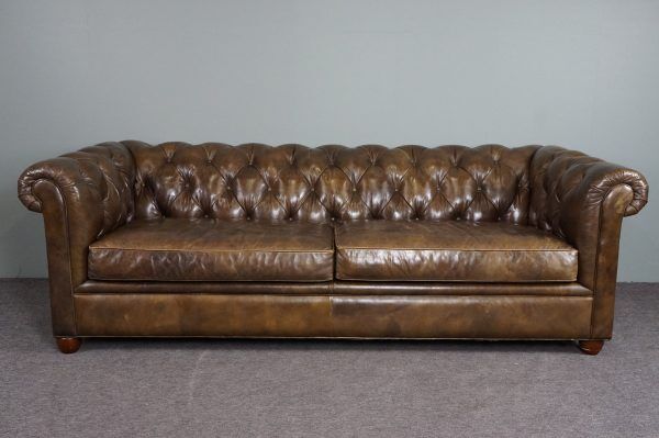 Chesterfield sofa in cowhide leather 3.5 seats