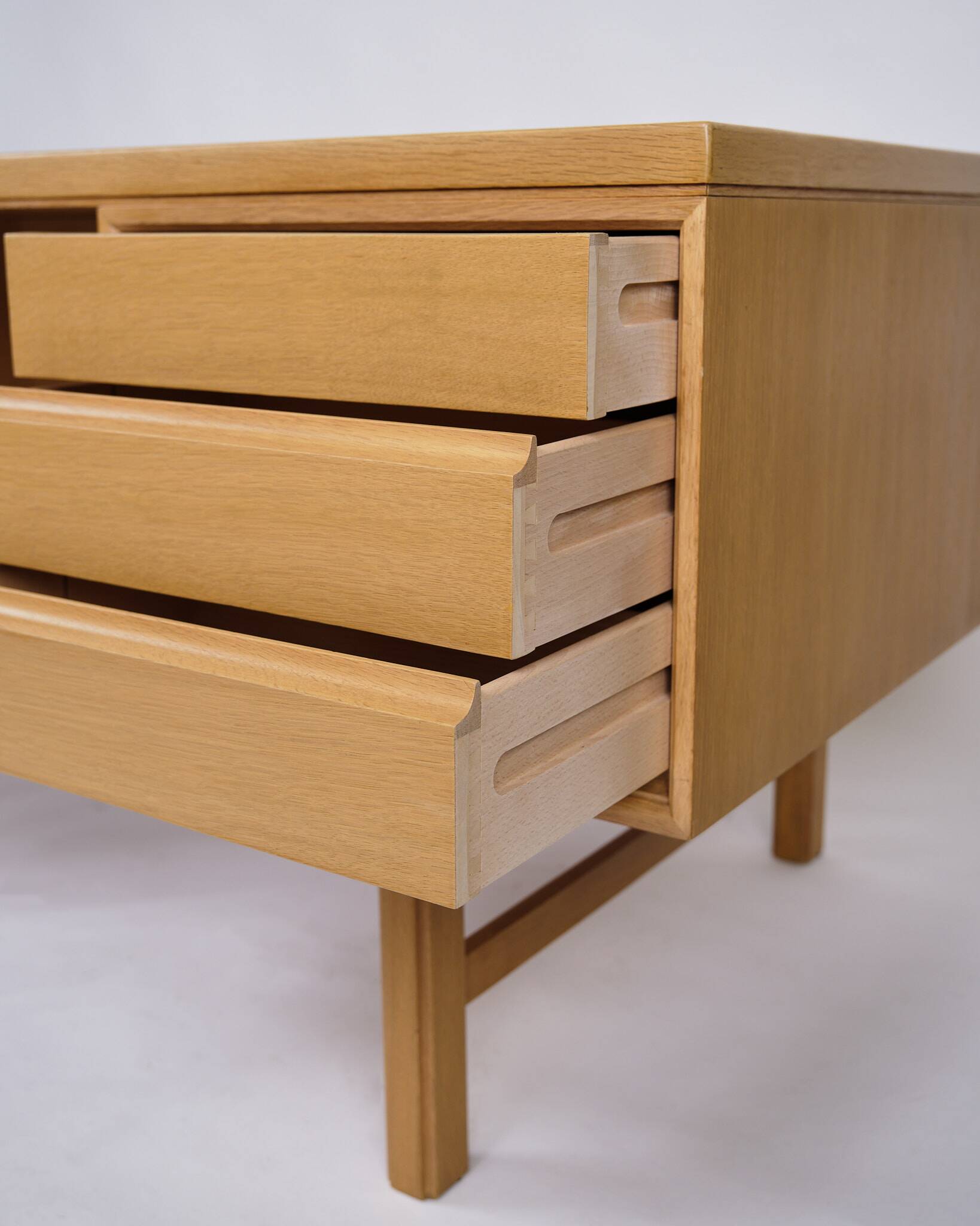 Freestanding desk - six drawers - oak - Omann Junior - Danish design - 1960s