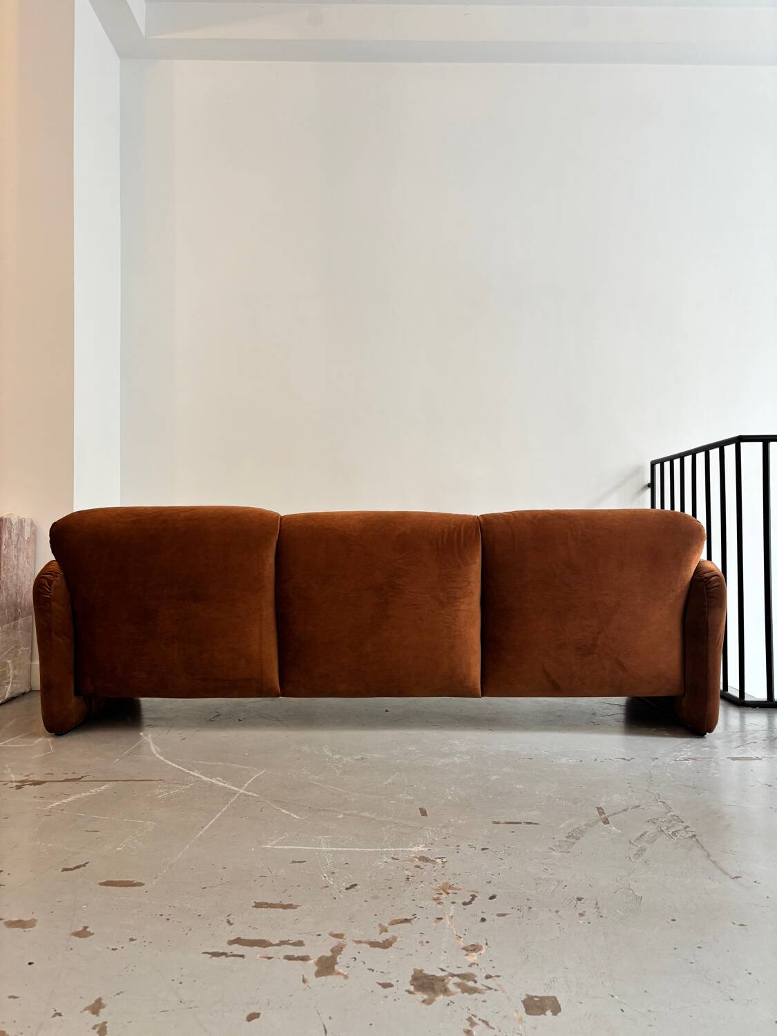 Maralunga 3-seater sofa in brown velvet
