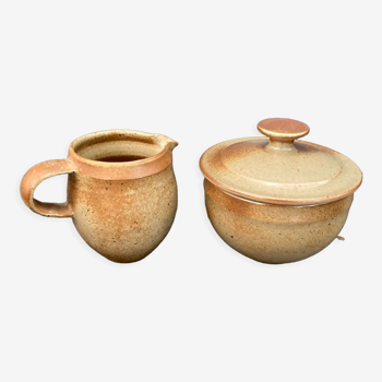 Milk jug and stoneware sugar bowl