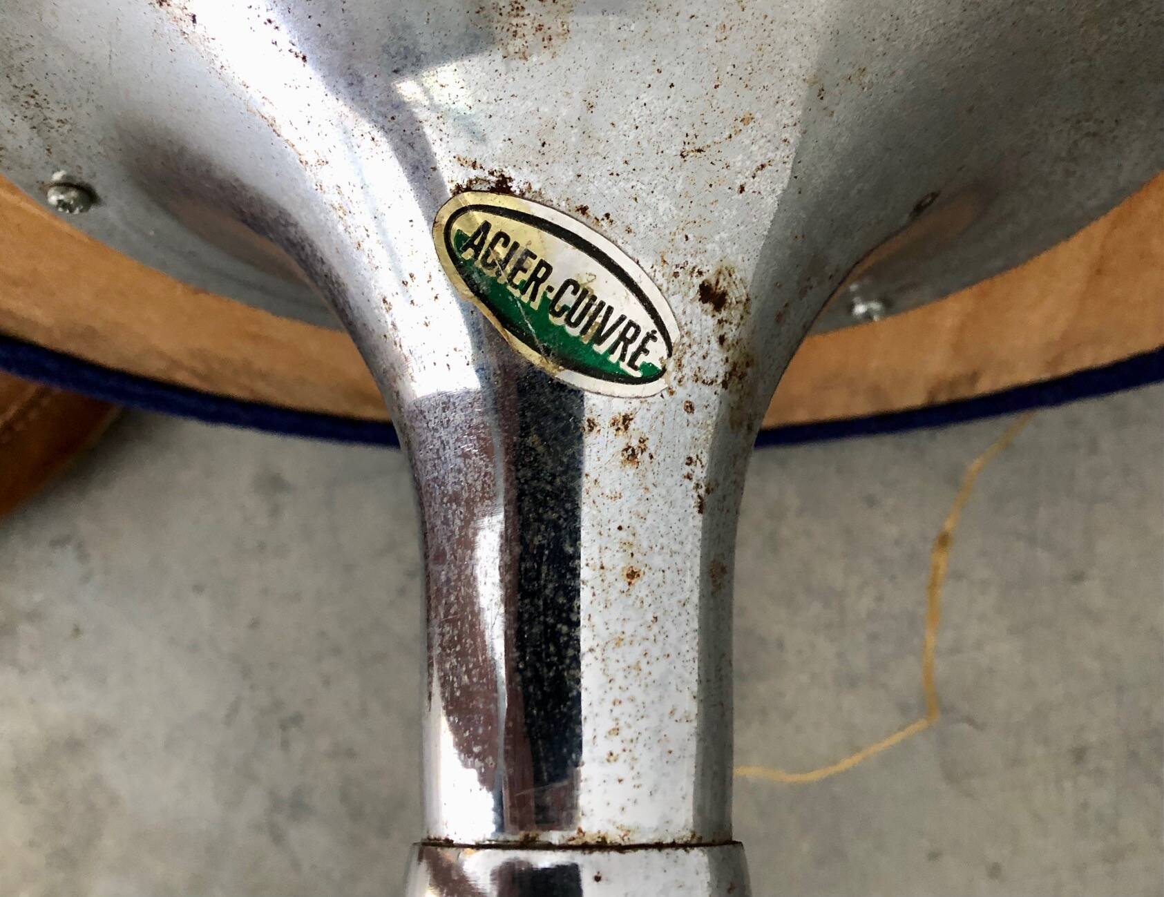 2 tulip foot stools an'70