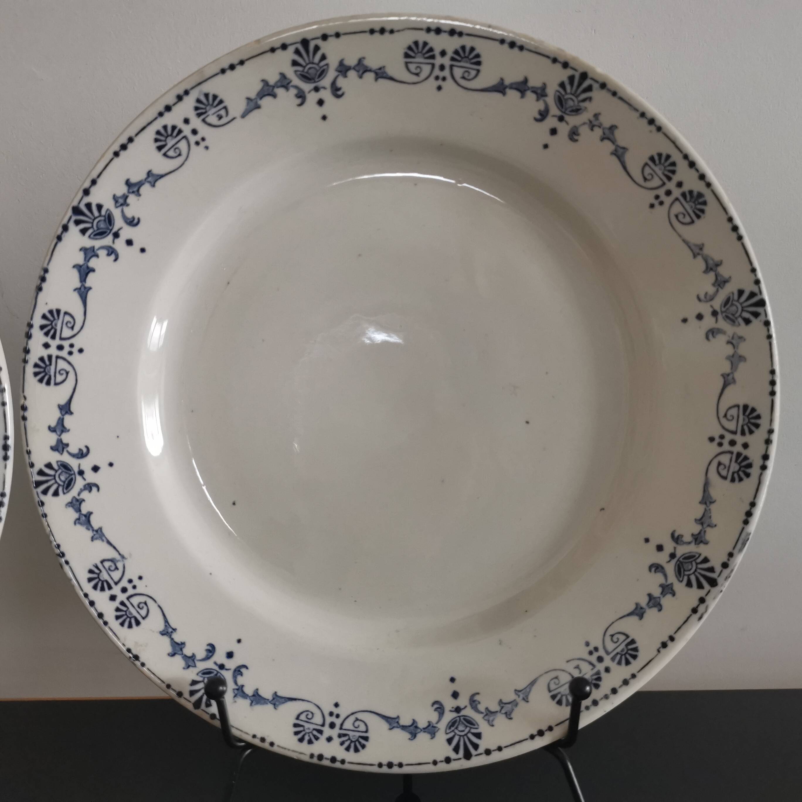 Old "Etruscan" flat plates in opaque porcelain from Gien Terre de Fer