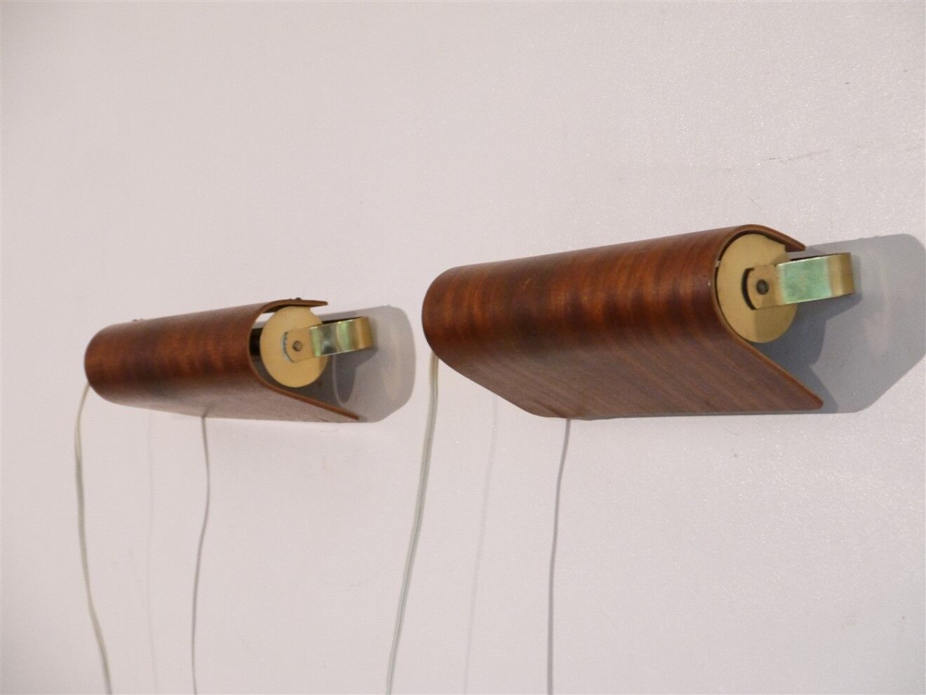 Pair of Scandinavian wall lamps in wood and brass 1960