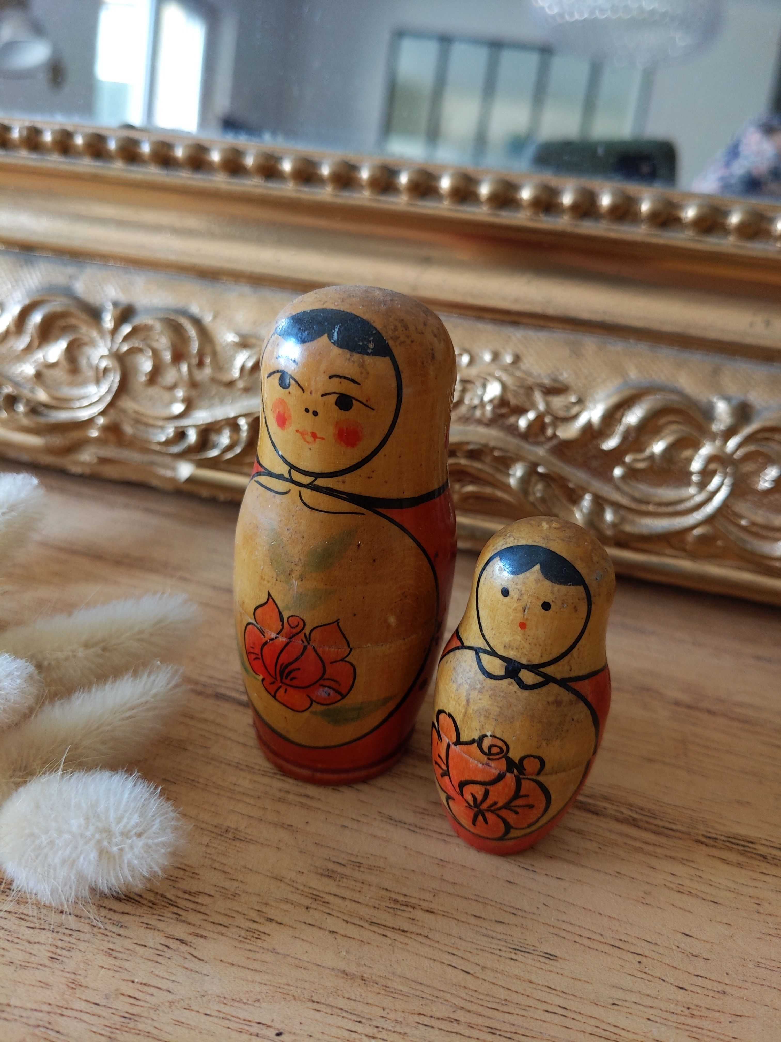 Duo of vintage vintage Russian dolls matryoshka wood