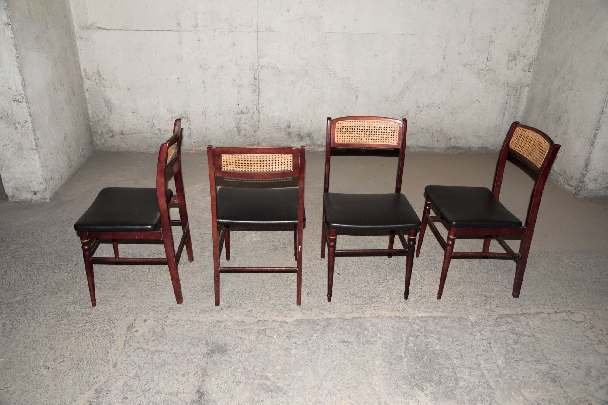 Series of 4 Spanish chairs Mocholi 60s/70s
