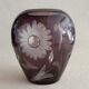 Vase olive en verre taillé