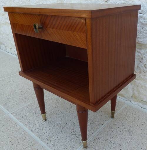 Vintage bedside table with 1 drawer and 1 niche, brass feet - very good condition.