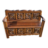 Small breton trunk bench with armrests