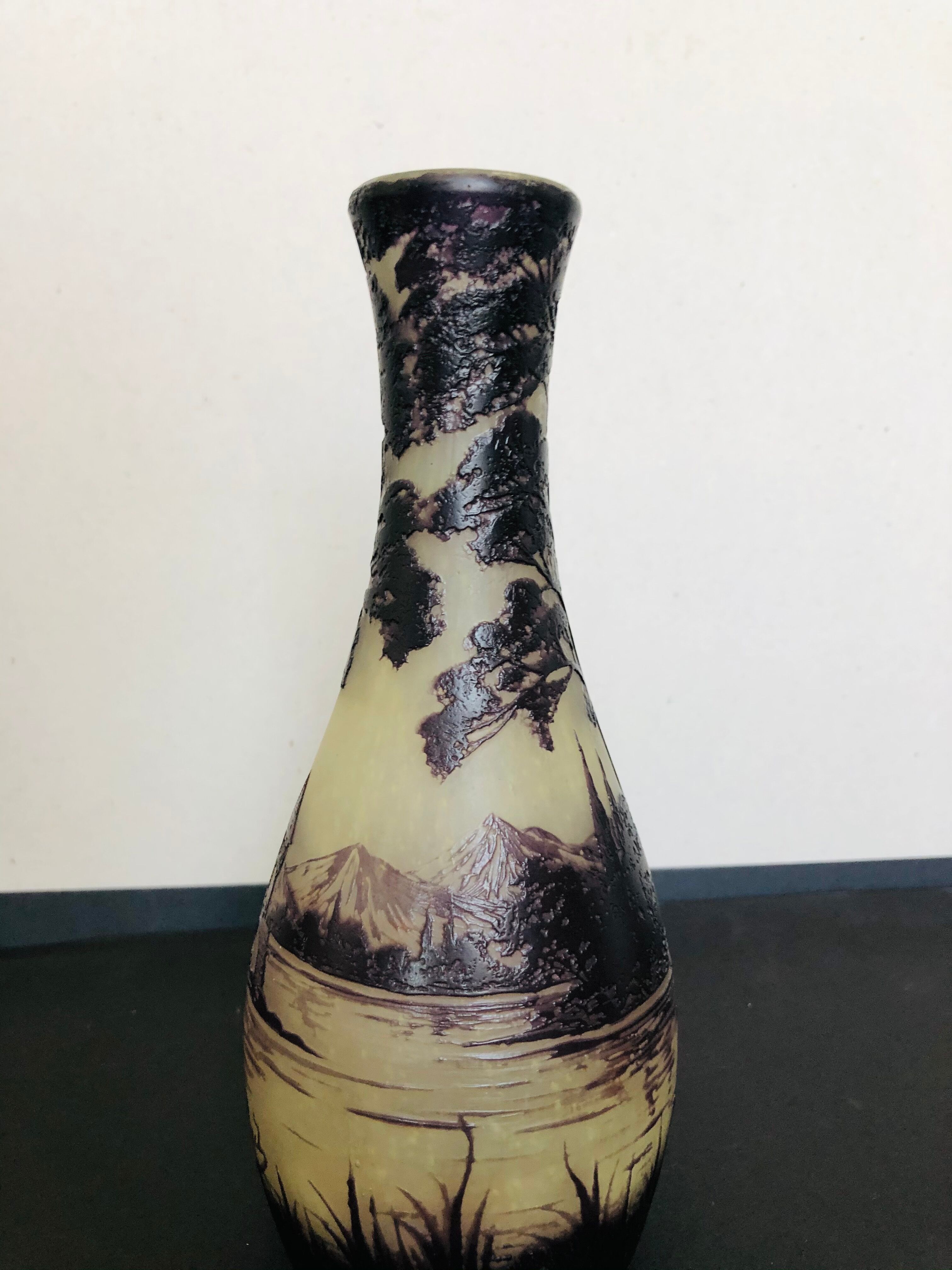 Multi-layer glass vase with acid engraved decoration