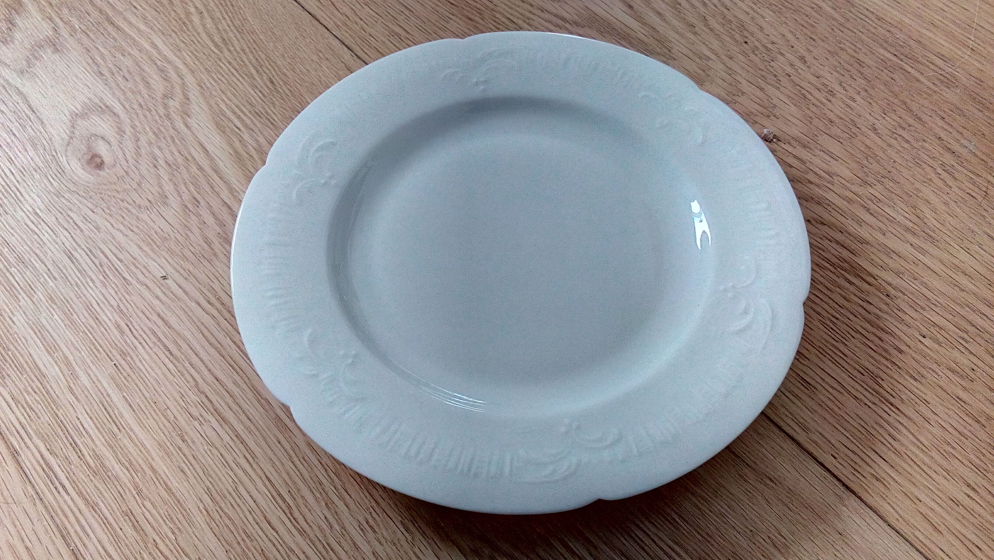 Set of 6 white porcelain dessert plates from Limoges