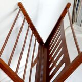 Scandinavian magazine holder