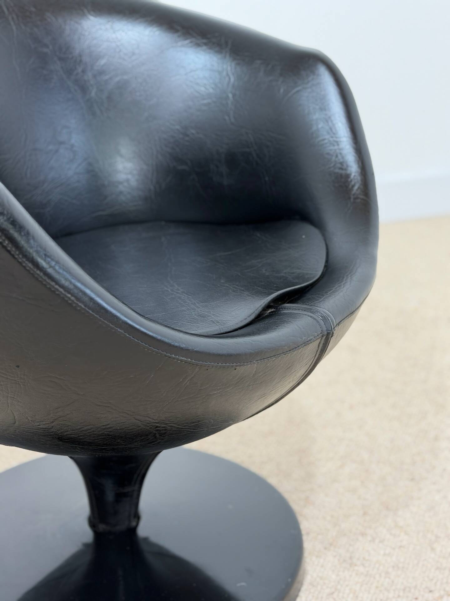Luna armchair – Pierre Guariche for Meurop, 1967