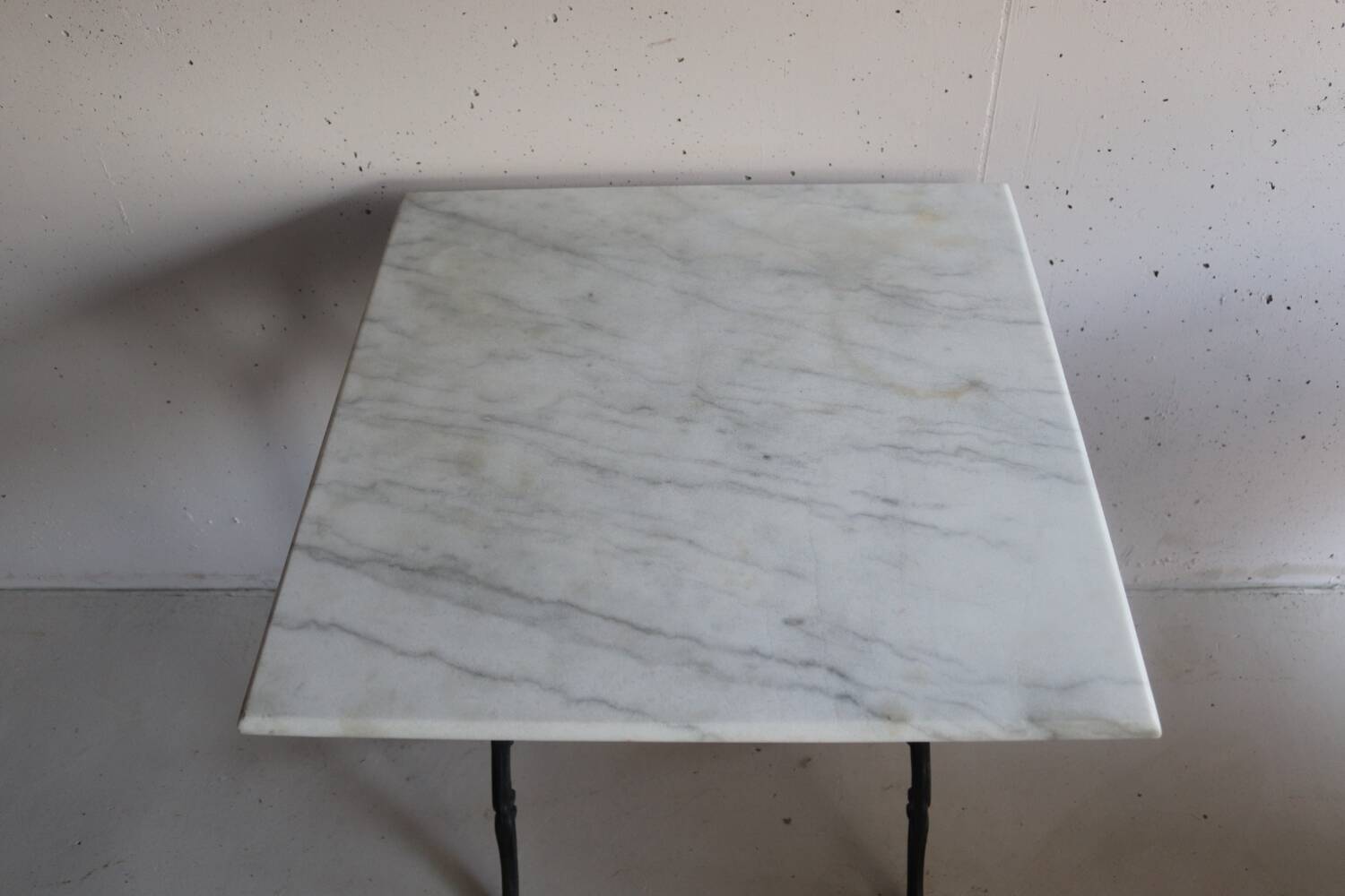 Square bistro table in white marble and cast iron