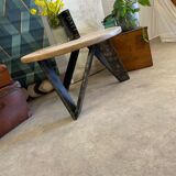 Round coffee table with steel base