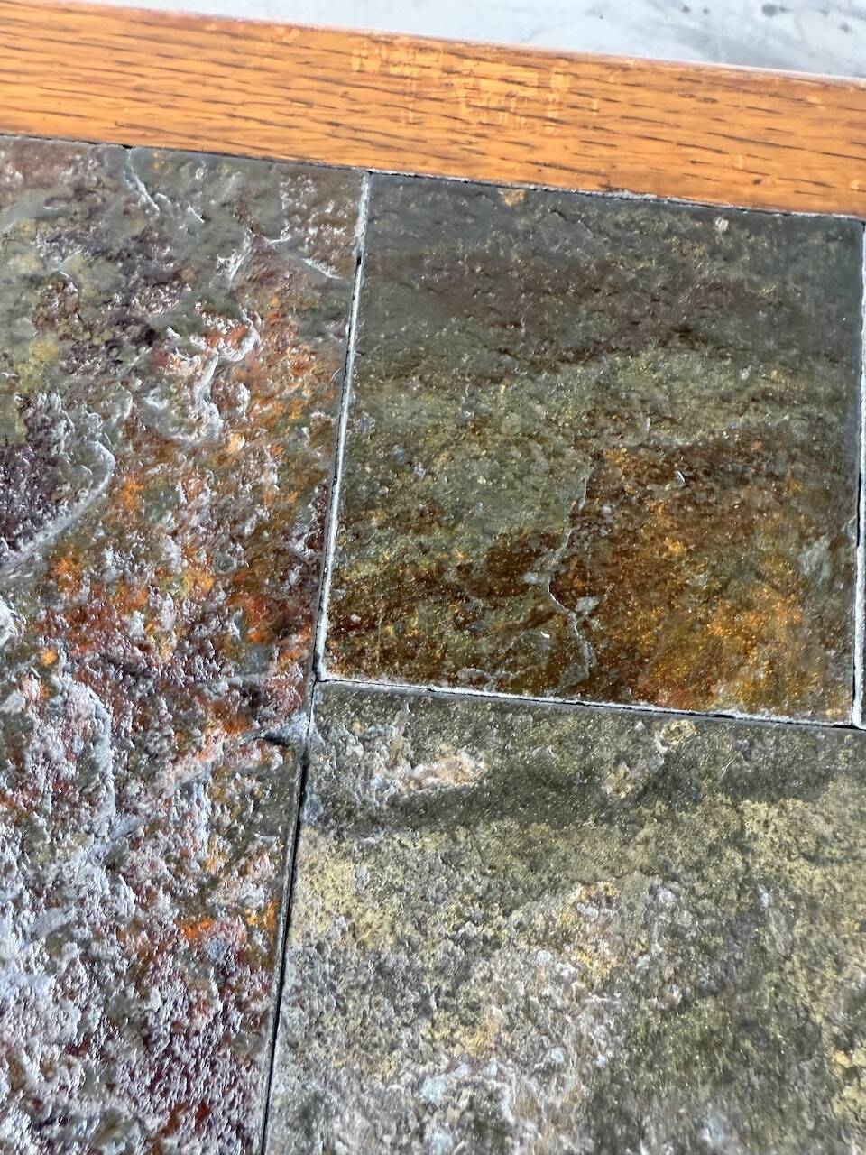 Table basse en chêne et ardoise 1950