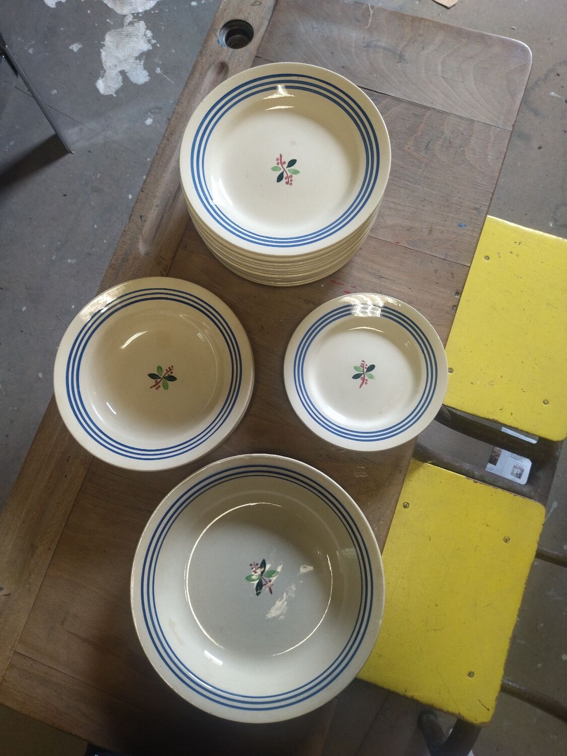 Lot plates of Gien - Model Yvonne