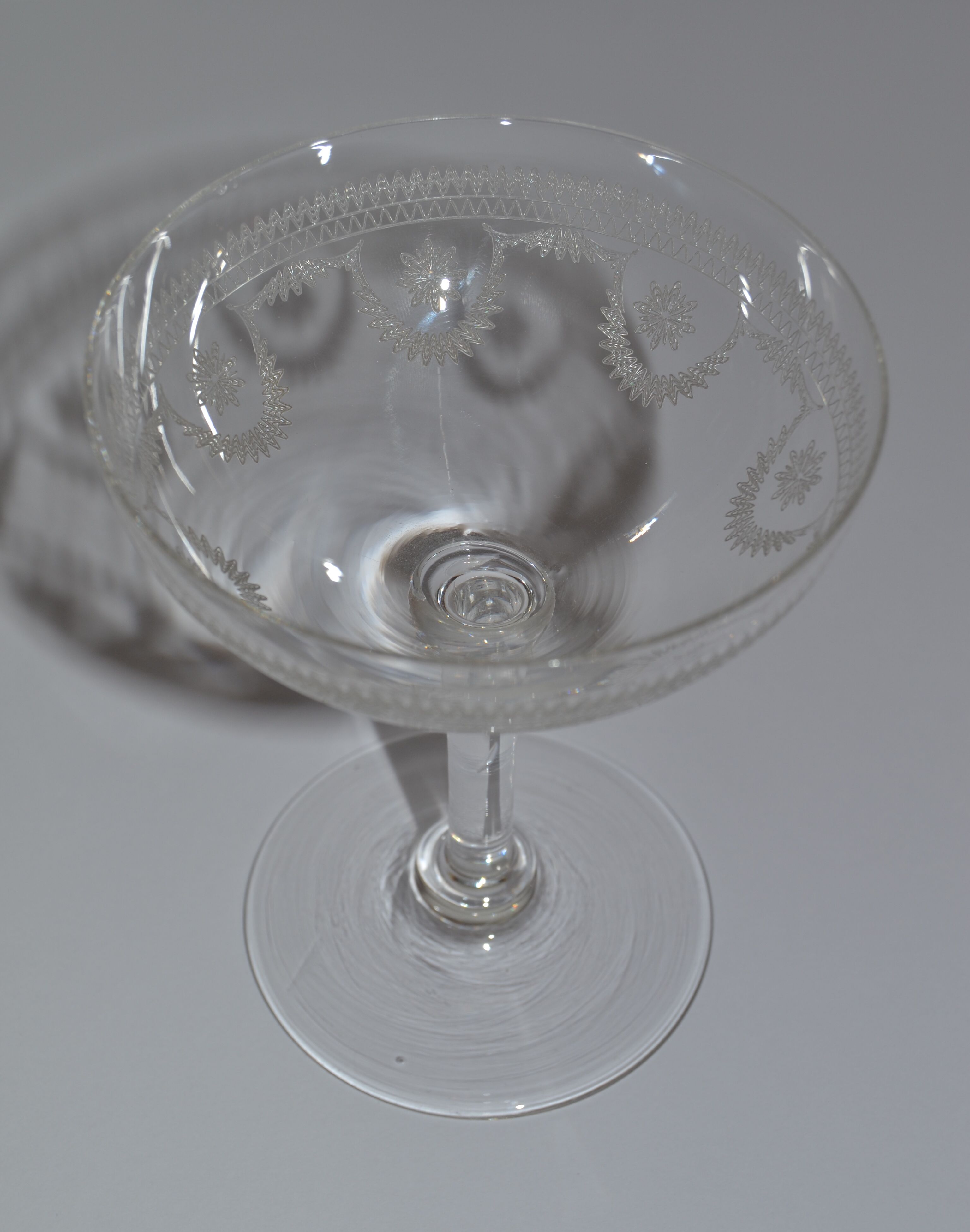Suite de 8 Coupes à Champagnes en Cristal