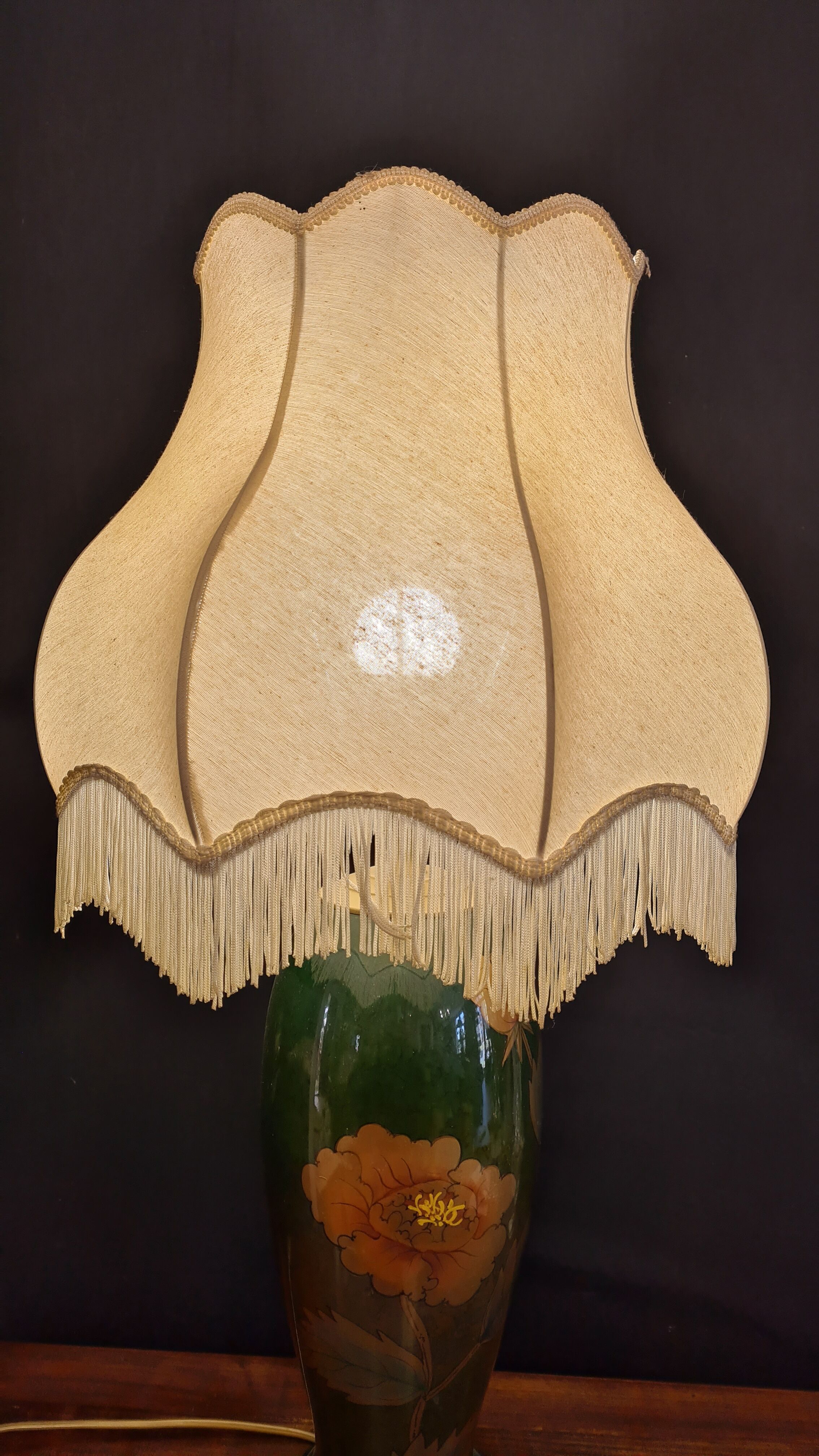 Green flowered lamp