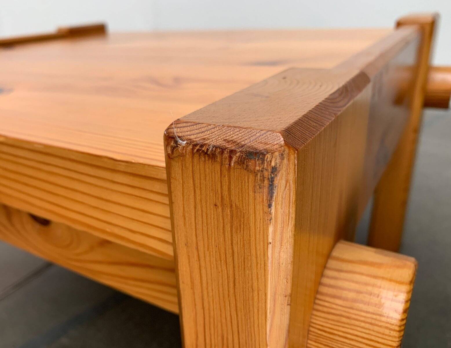 Vintage Scandinavian brutalist coffee table in Swedish pine by Yngve Ekström for Swedese, 1970s.