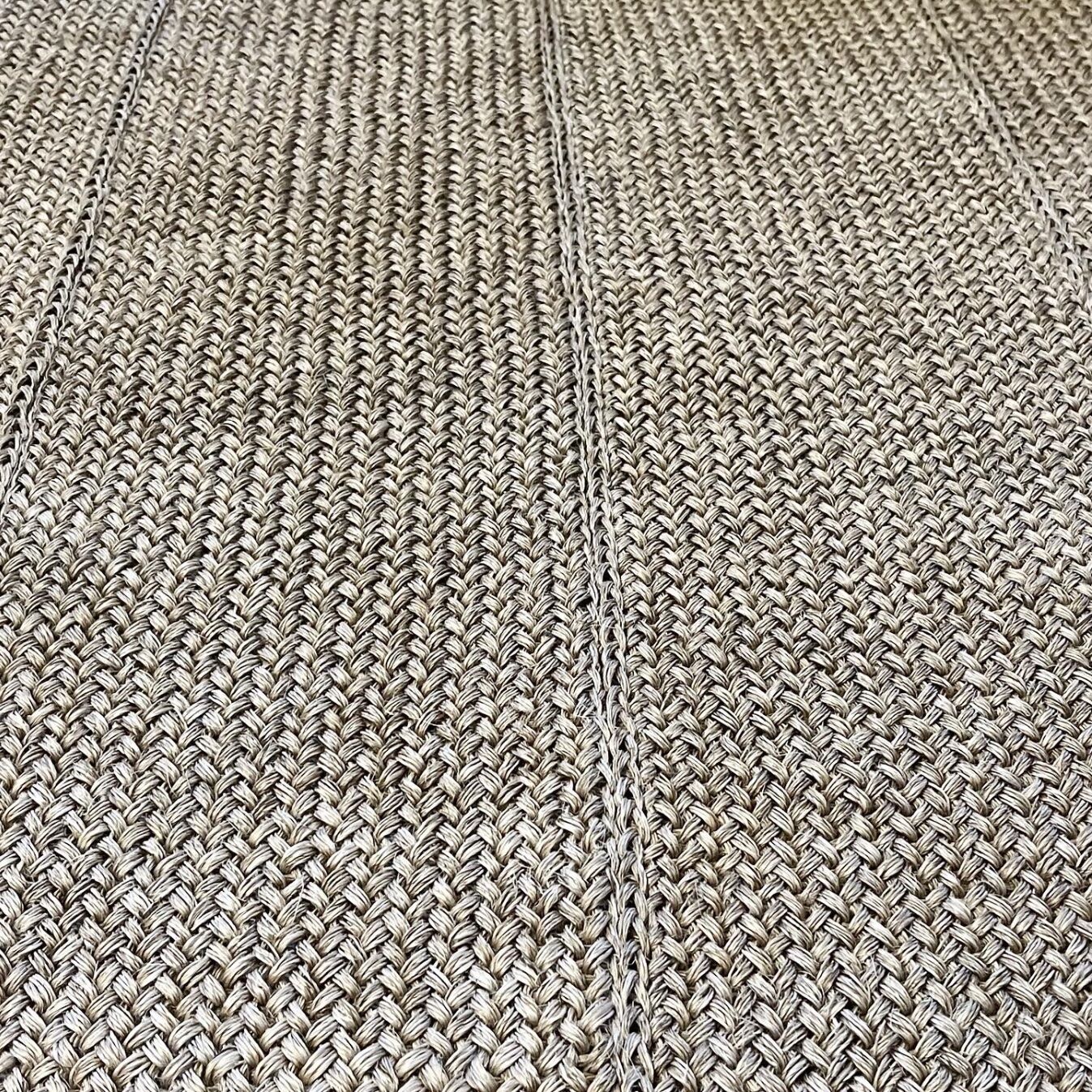 Knitted carpet in natural fiber 220x160cm