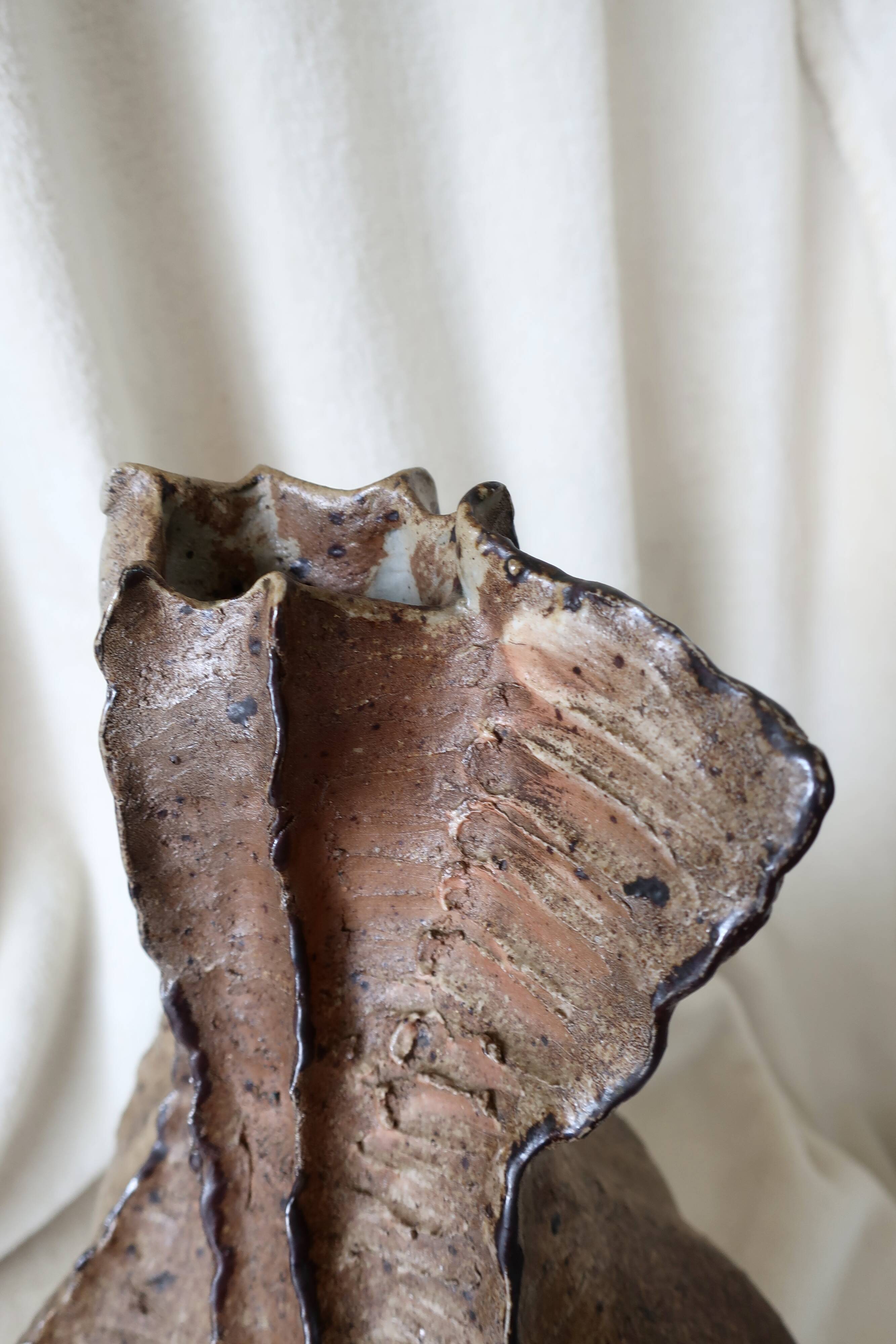 Jean Linard, the milestone, sculptural vase in stoneware, unique piece, in very good condition.