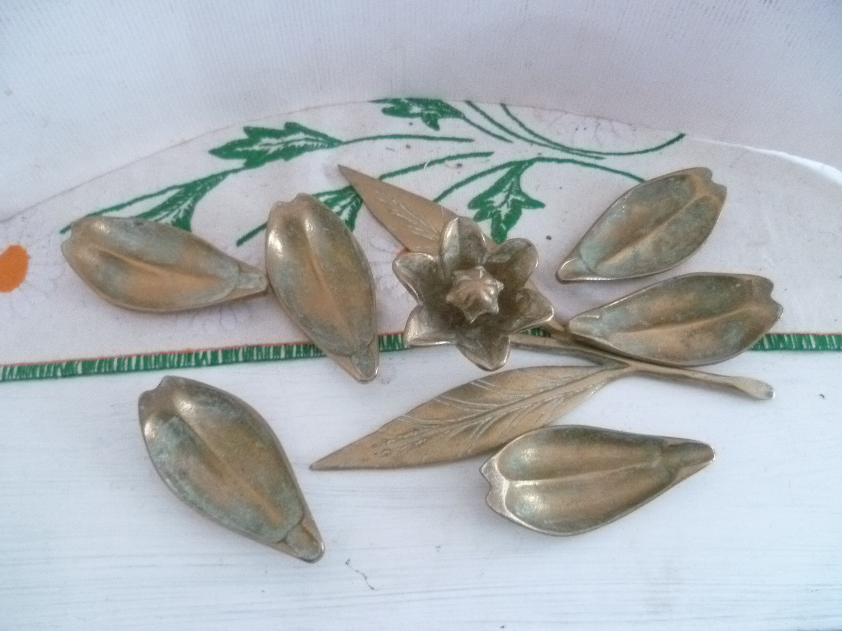 Ashtray "flower" 6 petals in vintage brass 70's