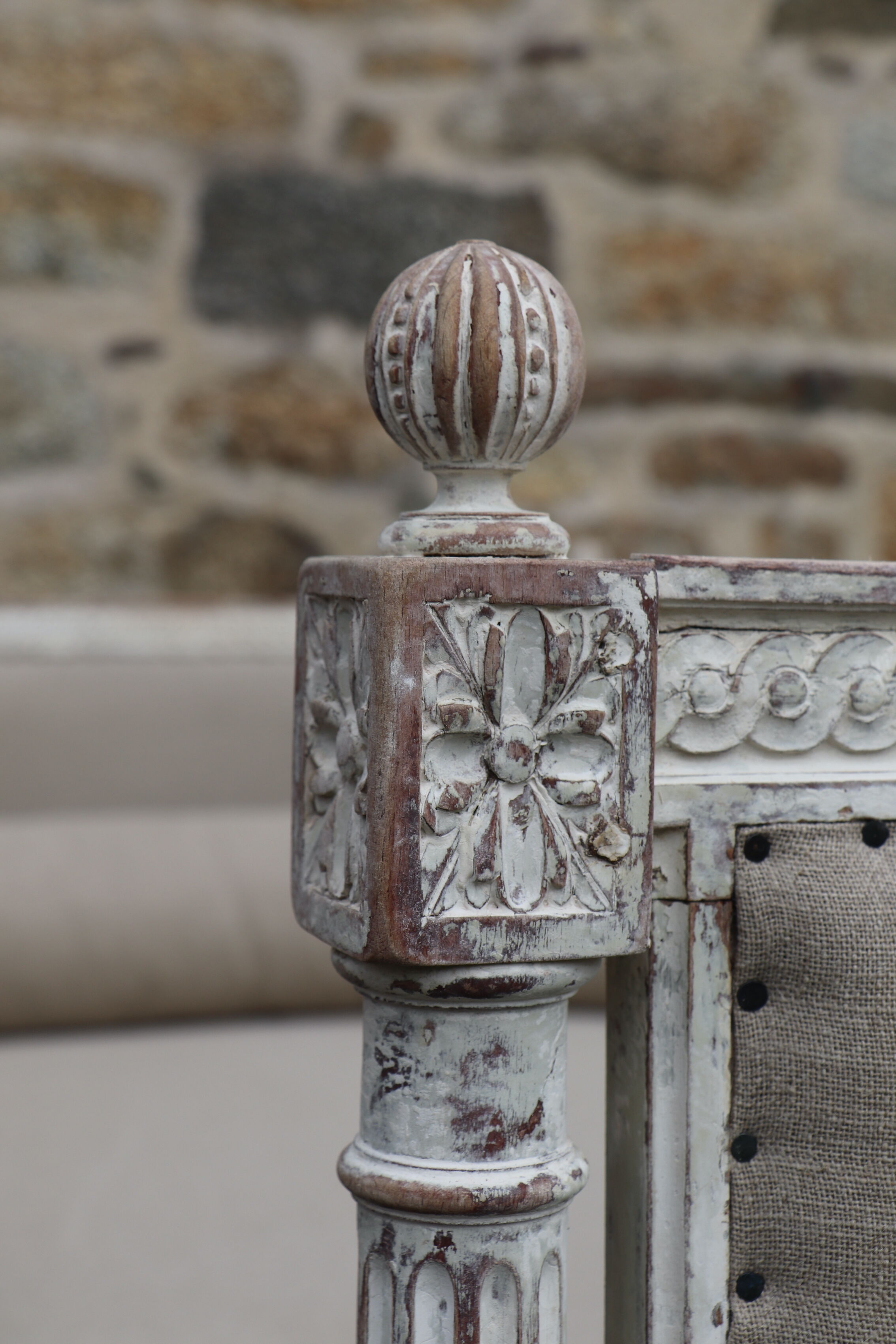 Daybed - Louis XVI style bench, reupholstered in linen