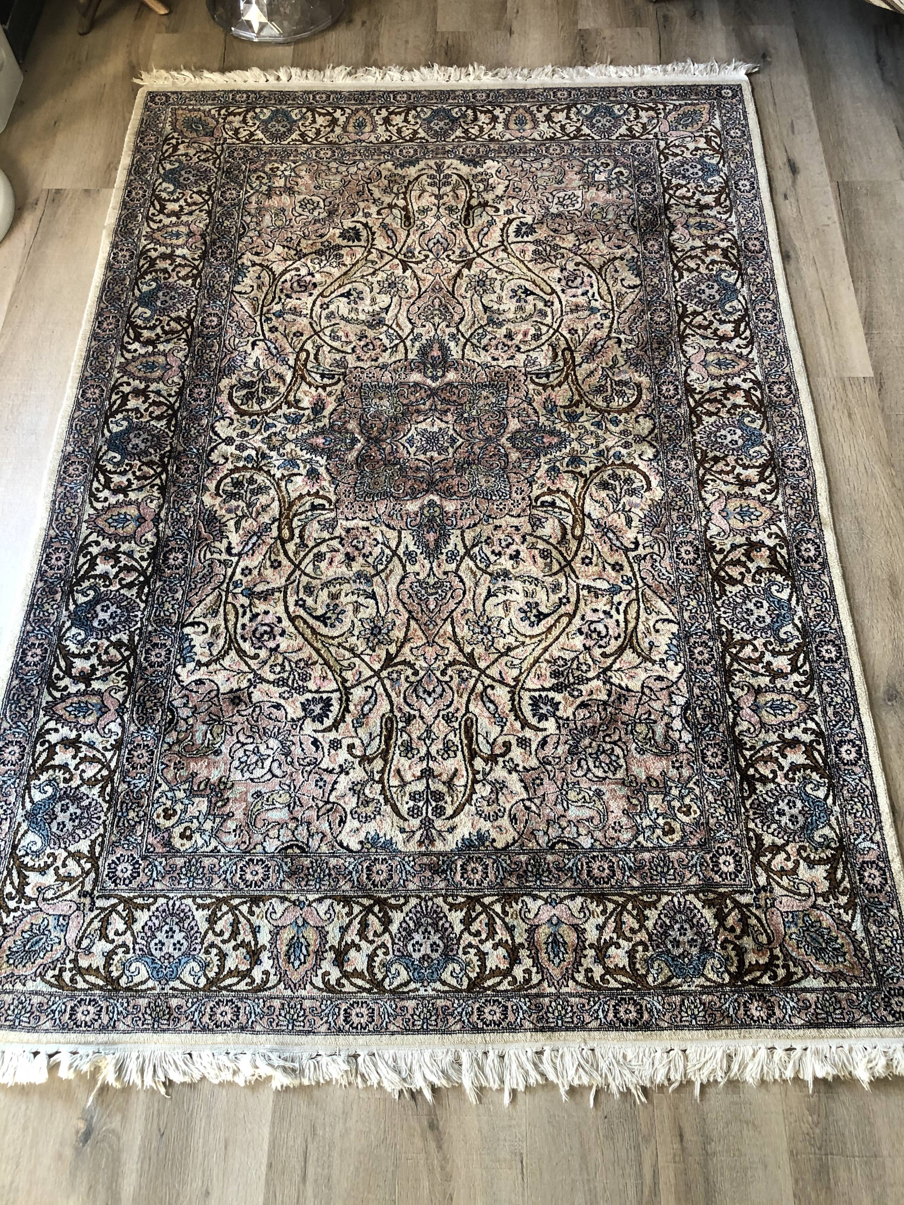 Oriental wool carpet 185x125cm