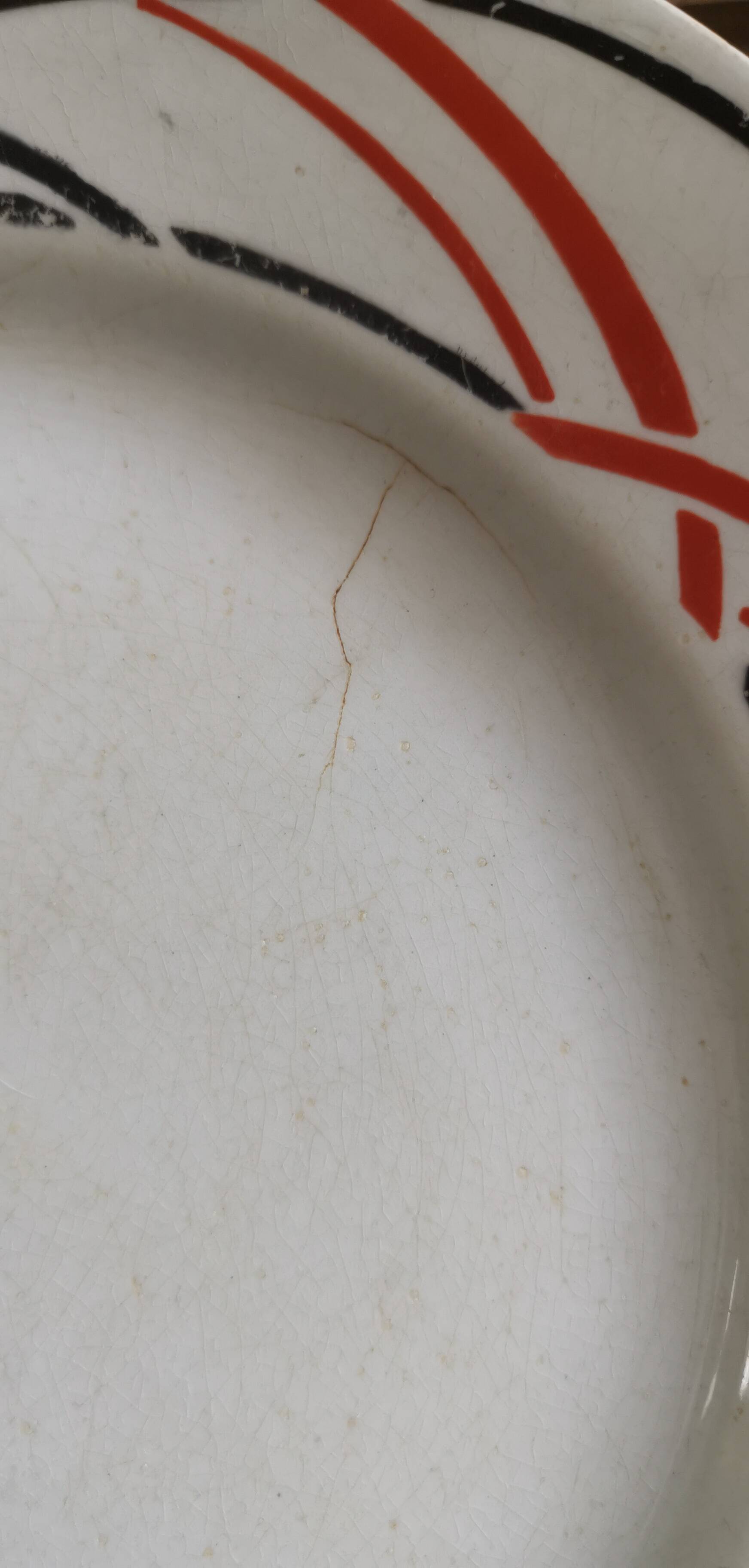 Old plate with geometric pattern Lunéville France