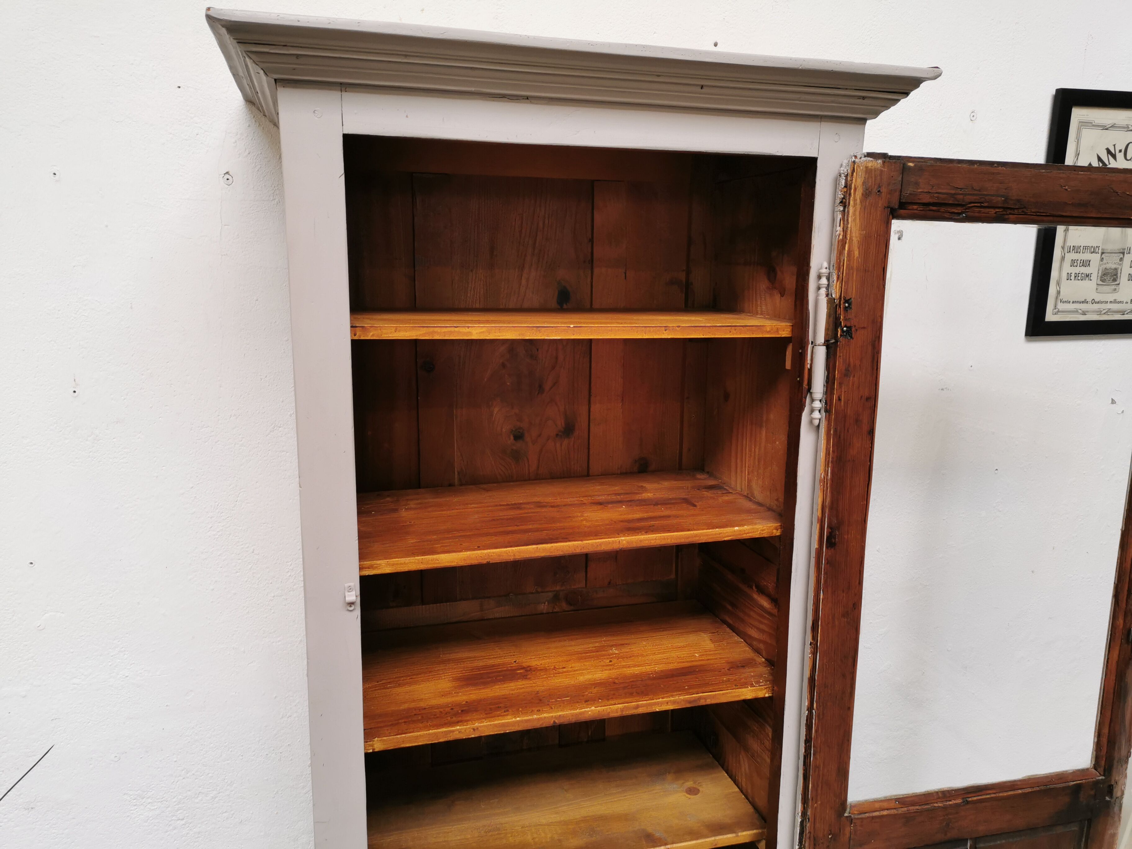 Armoire parisienne vitrée vintage