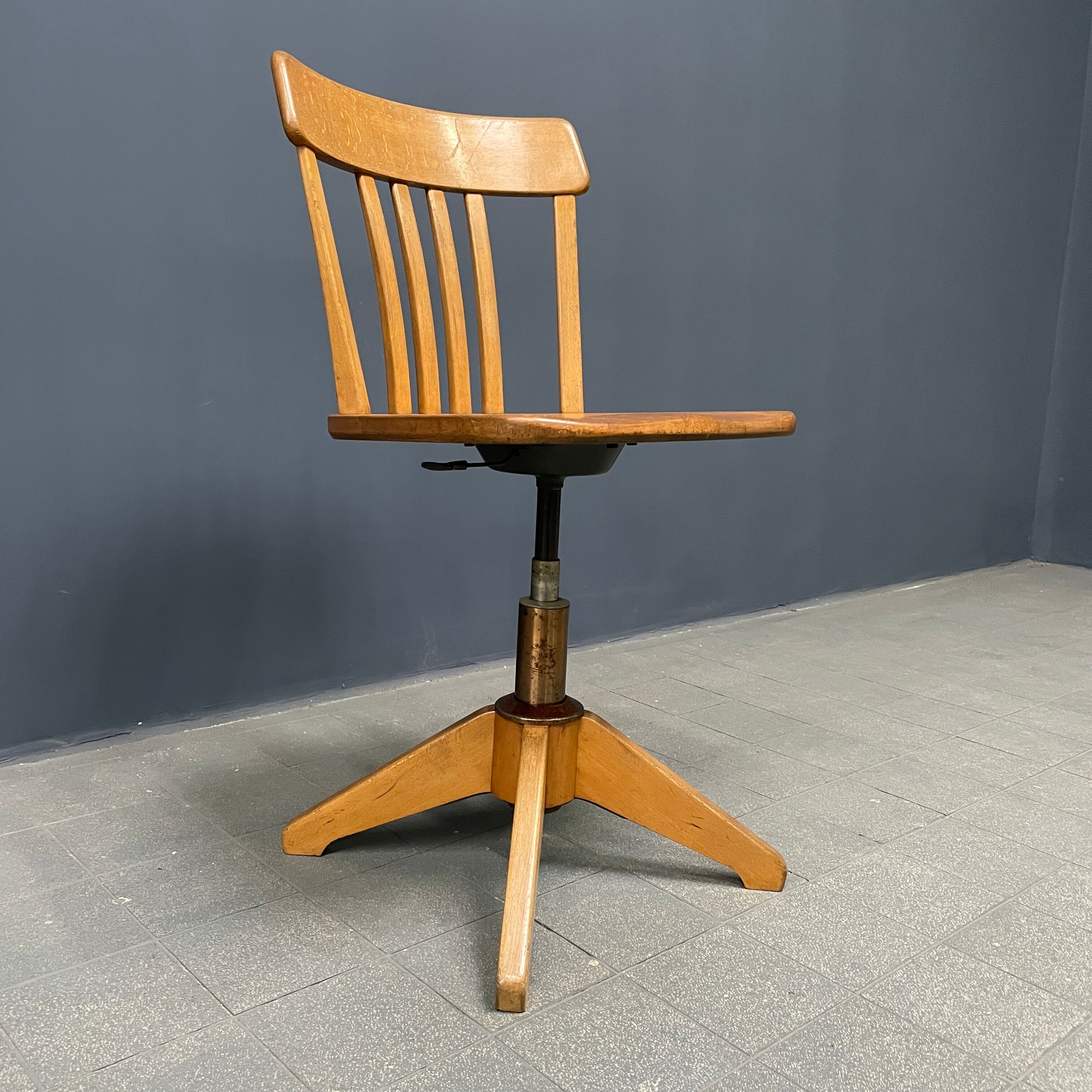 Beechwood Sedus desk chair from the 1950s.