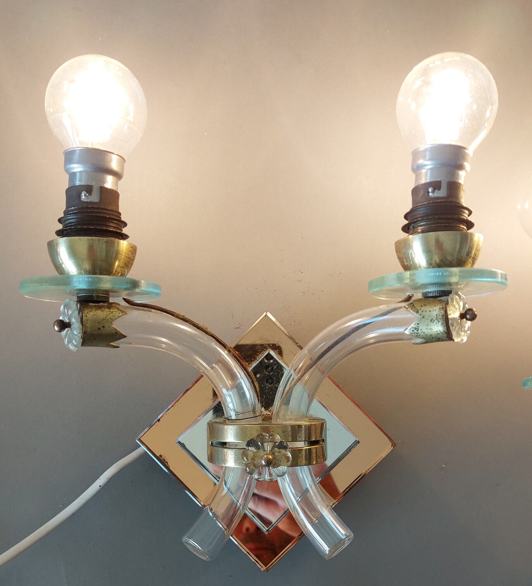 Pair of sconces in crystal, brass and mirror glasses, Italy 1940/1950.