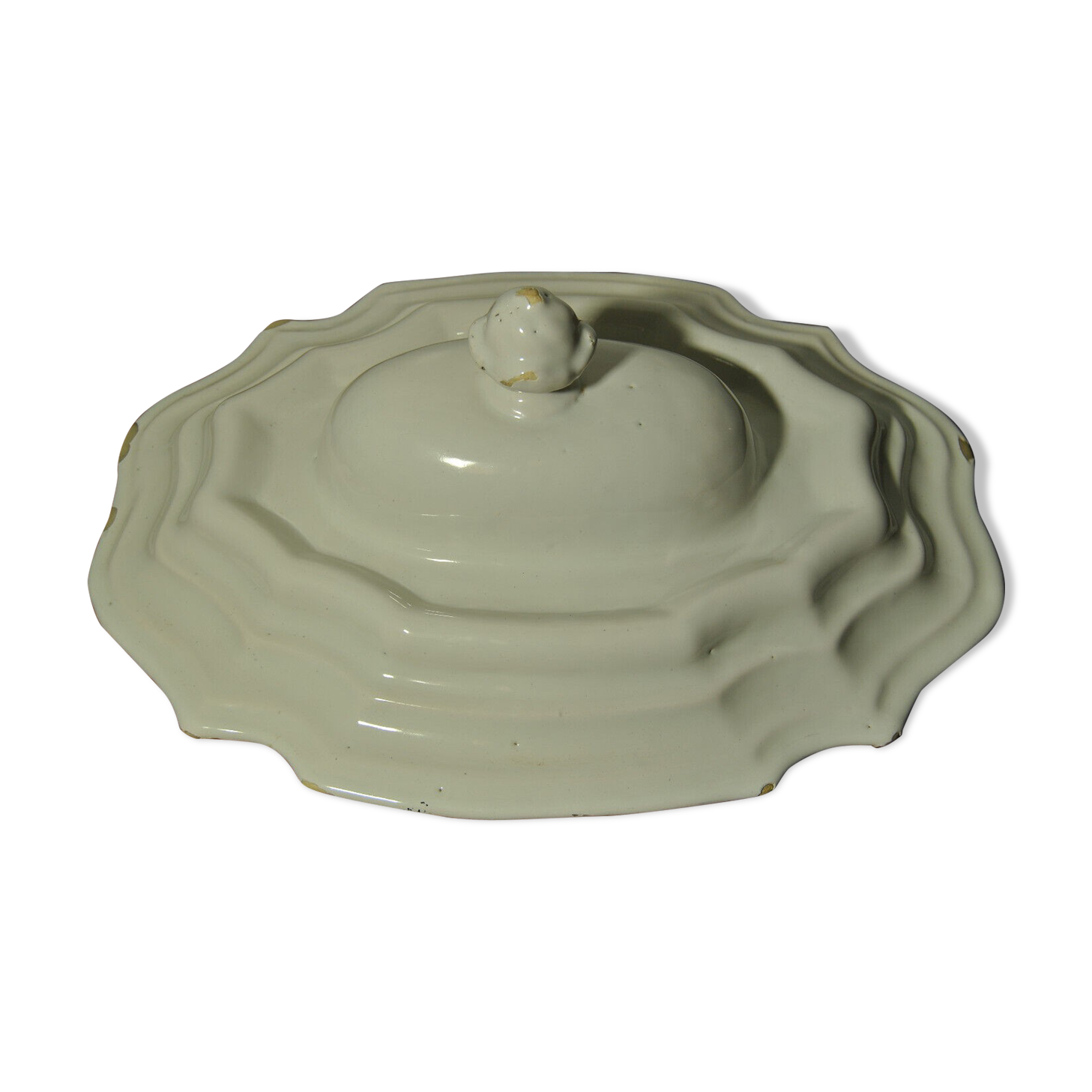 Vegetable soup tureen lid Moustiers 18th century South France