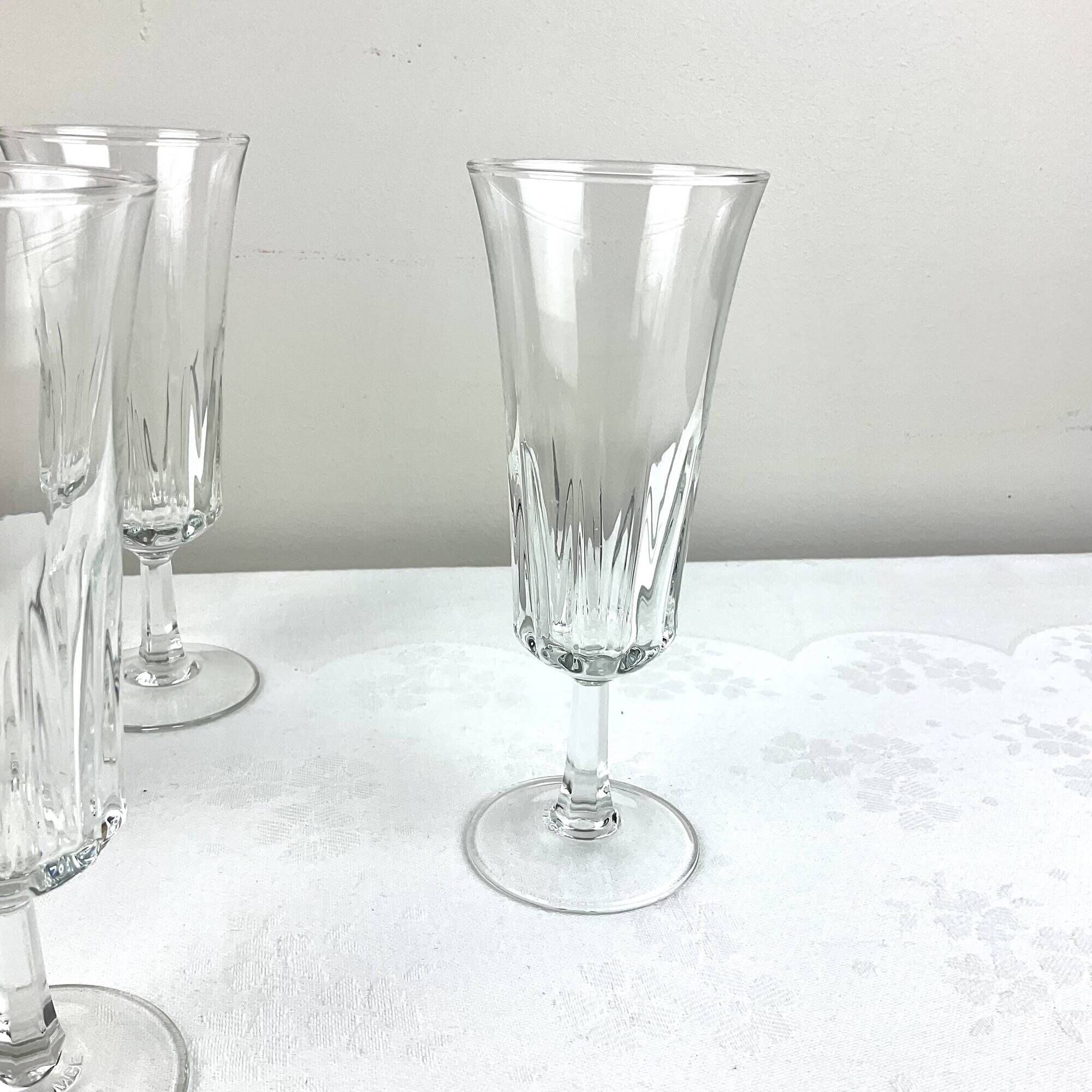 Champagne glasses/cuts/flutes made in France