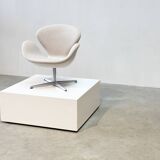Swan chair by Arne Jacobsen for Fritz Hansen