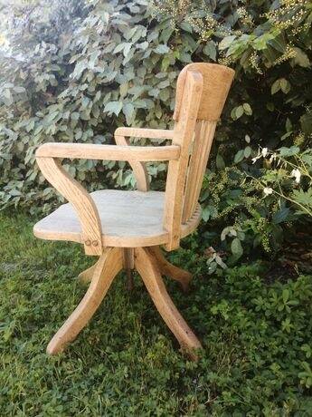 American swivel chair